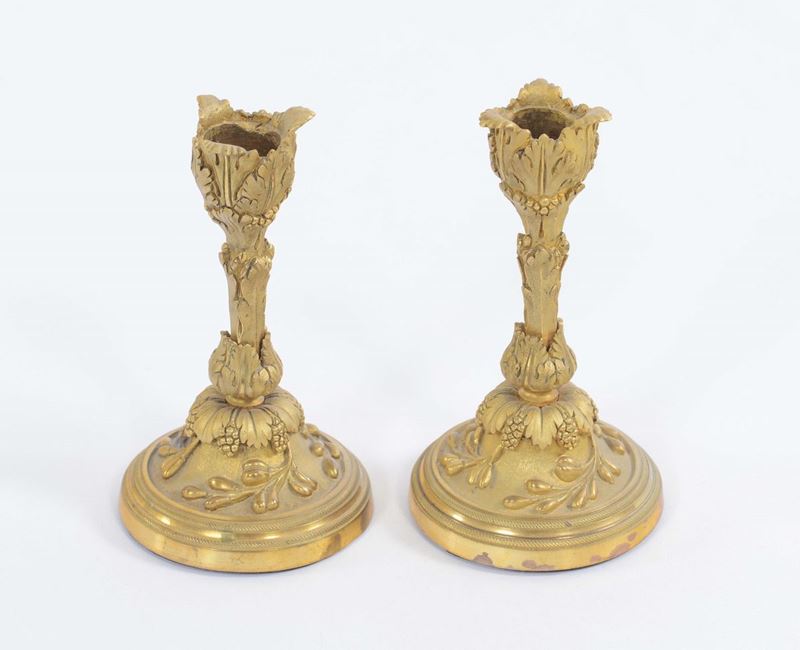 Due candelieri in bronzo  - Asta Antiquariato - Cambi Casa d'Aste