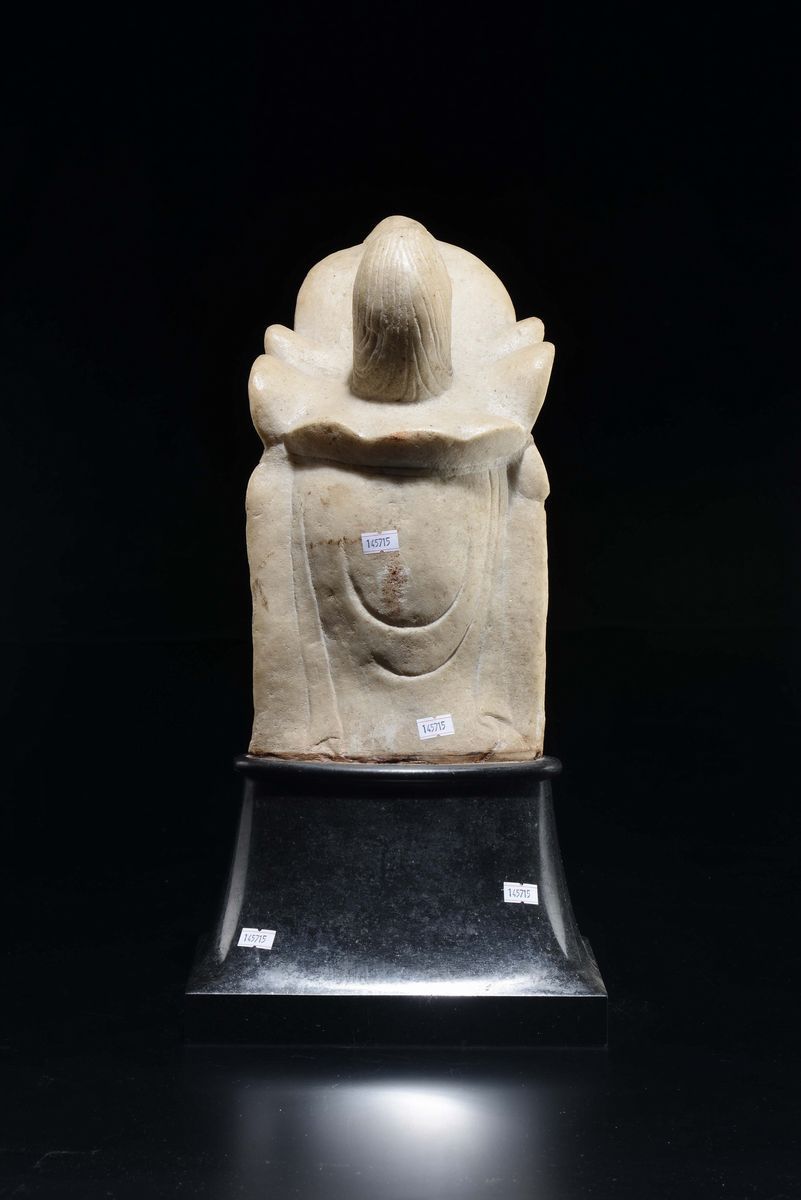 Testa di Guanyin in Marmo Bianco su Base in Marmo Nera, Cina, Dinastia Qing, Epoca Qianlong (1736...