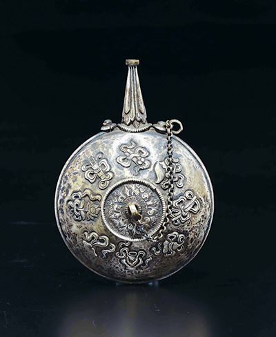 Snuff Bottle a Guisa di Fiasca in Argento con Immagine di Drago, Cina, Dinastia Qing, XIX Secolo