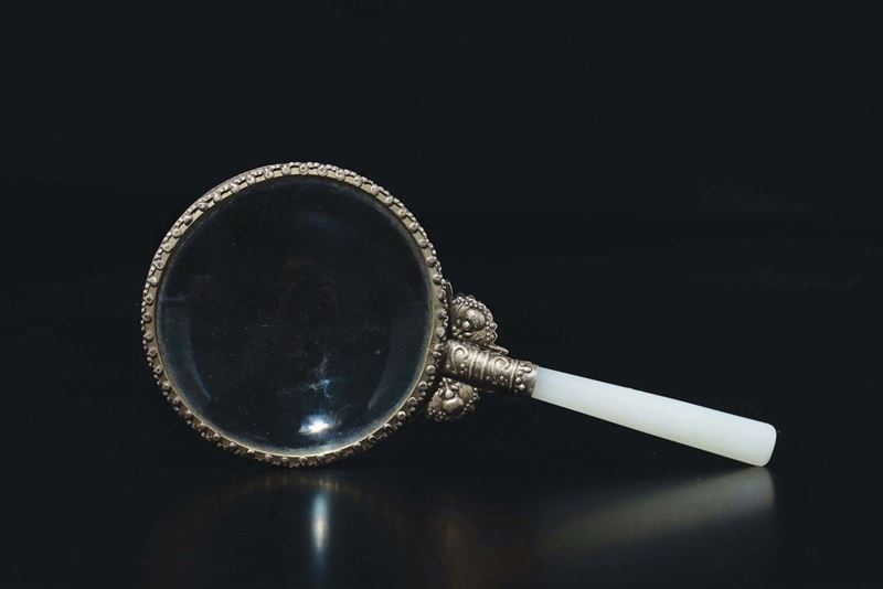 A magnifying glass with white jade handle, China, Qing Dynasty, 19th century  - Auction Chinese Works of Art - Cambi Casa d'Aste