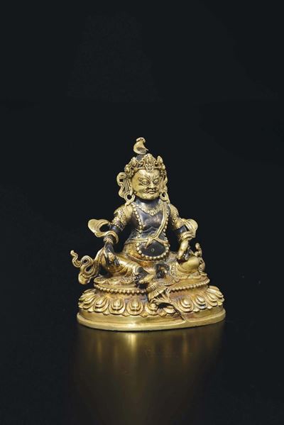 Figura di Sita-jambhala Incoronata in Ottone Seduta su Fiore di Loto, Tibet, XVII Secolo
