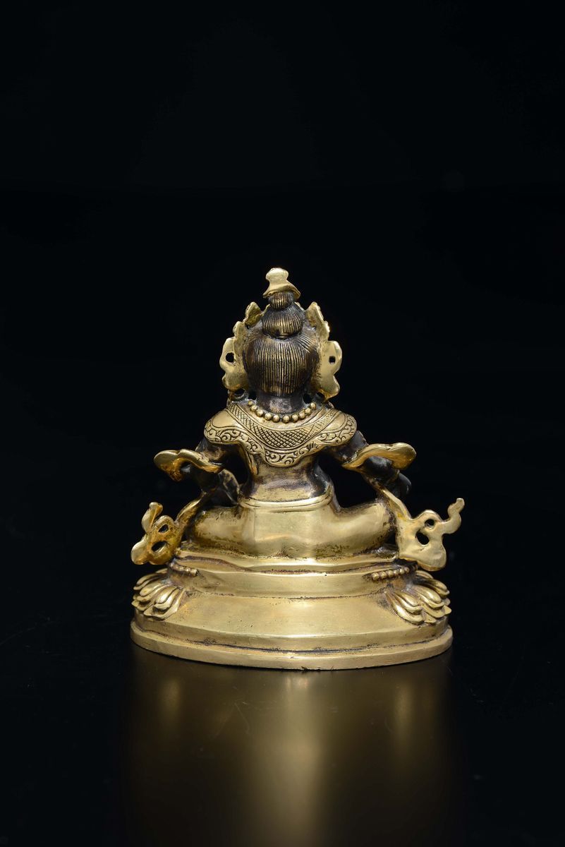 Figura di Sita-jambhala Incoronata in Ottone Seduta su Fiore di Loto, Tibet, XVII Secolo