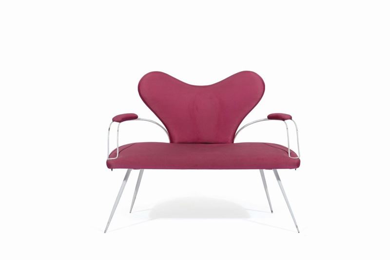 Divano in metallo con rivestimenti in tessuto.  - Asta Design - III - Cambi Casa d'Aste