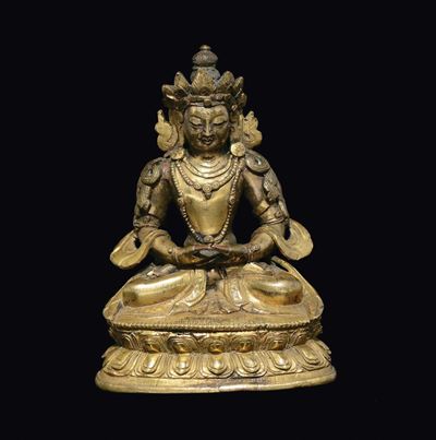 Amitayus in Bronzo Dorato con Mani in Grembo Seduto su Fiore di Loto, Tibet, XVIII Secolo