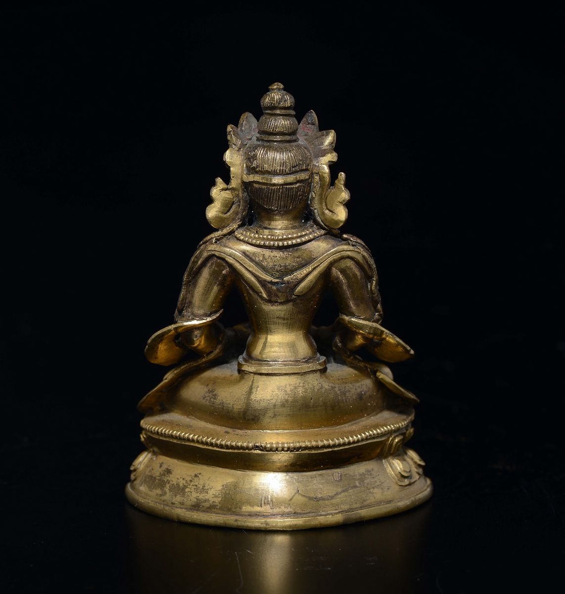 Amitayus in Bronzo Dorato con Mani in Grembo Seduto su Fiore di Loto, Tibet, XVIII Secolo