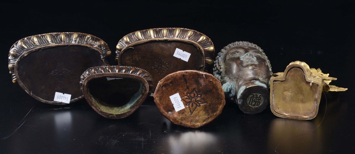 Lotto di Sei Composto Da: Tre Buddha, un Amitaya, una Testa di Buddha ed una Divinità Seduta, in ...