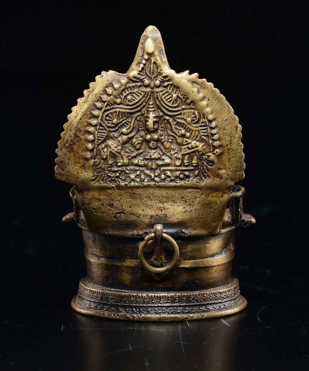 Alzata in Bronzo con Decoro Sbalzato, India, XX Secolo