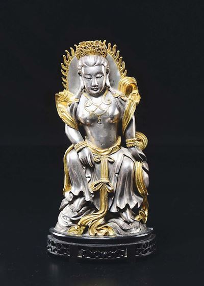 Figura di Divinità in Metallo Argentato e Dorato, XX Secolo