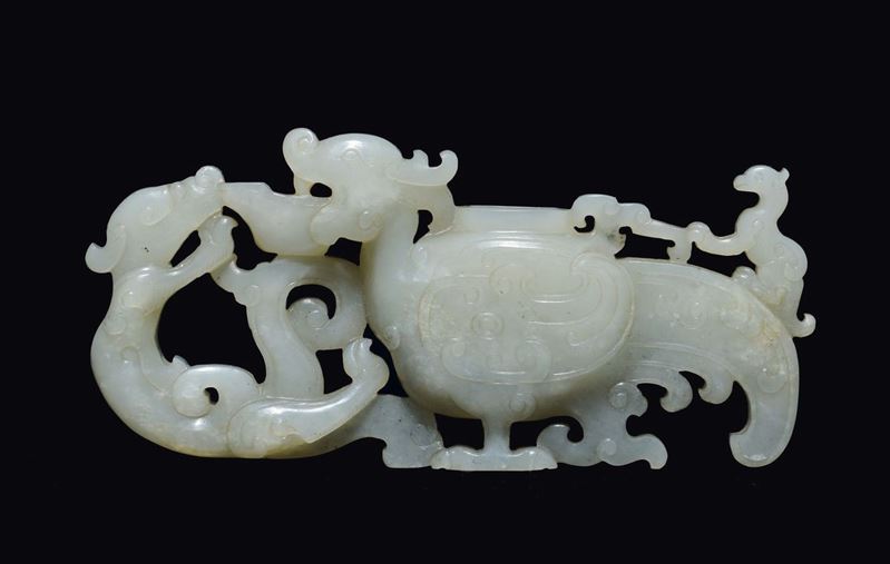 Vasetto in giada bianca a forma di fenice stilizzata con cane, Cina, Dinastia Qing, XIX secolo  - Asta Fine Chinese Works of Art - Cambi Casa d'Aste