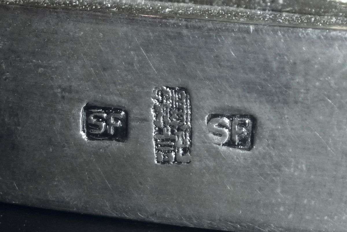 Coppia di Centrotavola in Argento con Draghi che Sorreggono Coppa, Cina, Dinastia Qing, Fine XIX ...