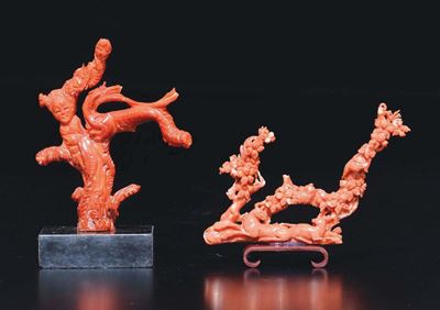 Due Coralli Scolpiti, una Figura di Guanyin con Base in Granito e un Gruppo con Cervi, Cina, Dina...