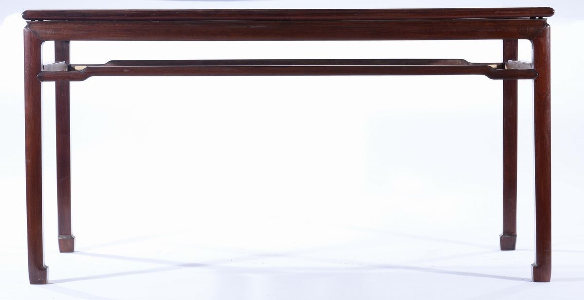 Grande Tavolo in Legno di Homu con Piedi a Zoccolo, Cina, Dinastia Qing, XIX Secolo