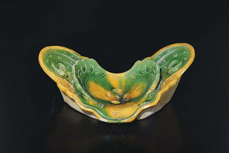A Sancai-glazed pottery pillow, China, Ming Dynasty, 17th century  - Auction Fine Chinese Works of Art - Cambi Casa d'Aste