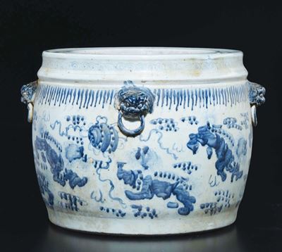 Coppia di Cachepot in Porcellana Bianca e Blu con Anse Ad Anelli, Cina, XX Secolo
