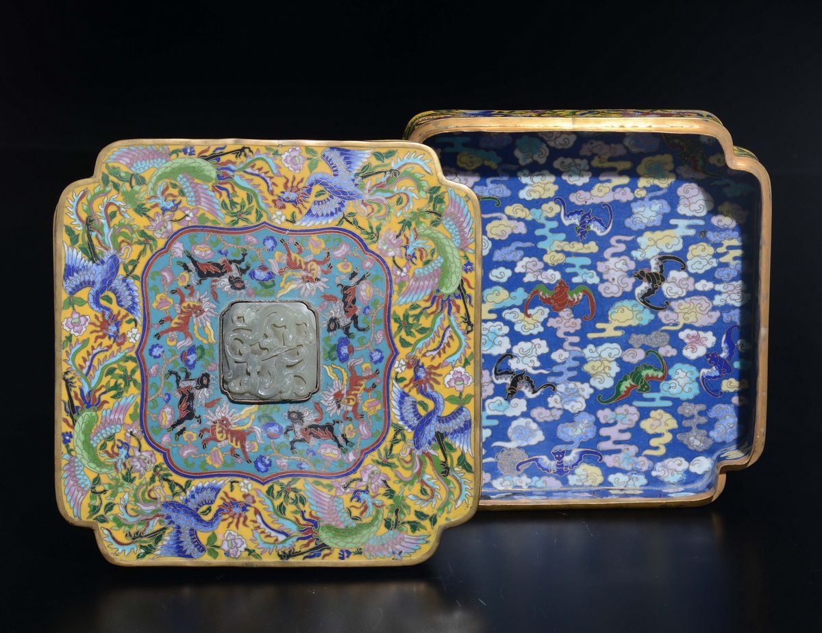 Scatola Squadrata a Smalti Closionné con Decoro di Cavalli, Fenici e Fiori con Placca in Giada Bi...