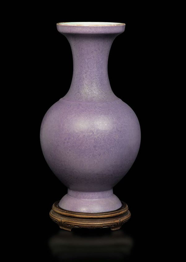 Vaso in porcellana flambé sui toni del viola, Cina, Dinastia Qing, XIX secolo