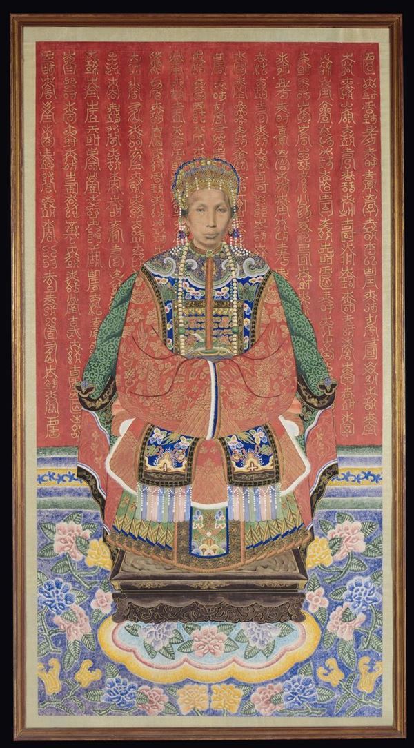 Tessuto in seta a fondo rosso con immagine di Imperatore ed iscrizioni dorate, Cina, Dinastia Qing, XIX secolo