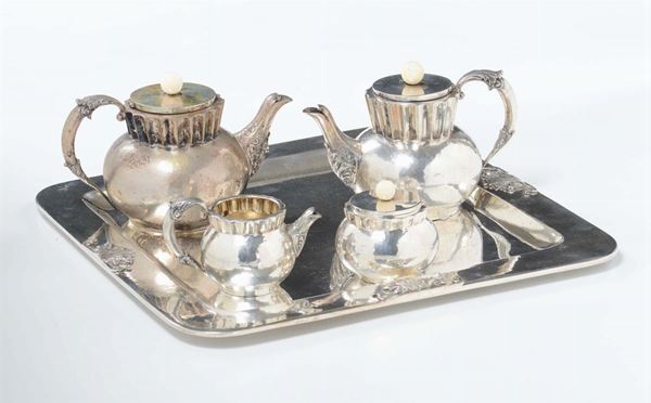 Servito da tè e caffè in argento. Milano, seconda metà del XX secolo. Argentiere Genazzi