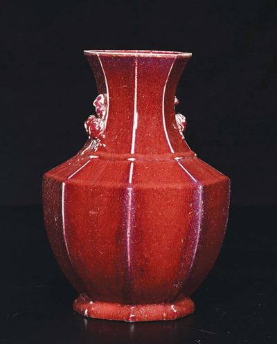 Vaso in Porcellana Monocroma Sangue di Bue, Cina, Dinastia Qing, XIX Secolo