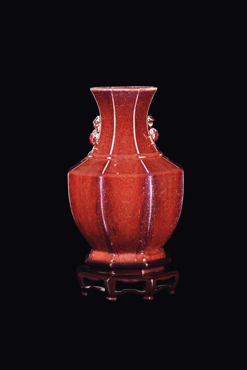 Vaso in Porcellana Monocroma Sangue di Bue, Cina, Dinastia Qing, XIX Secolo
