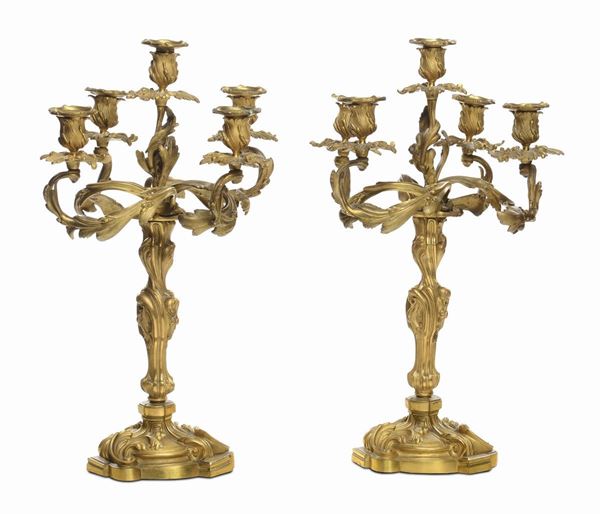 Coppia di candelieri in bronzo dorato a cinque bracci, XVIII-XIX secolo