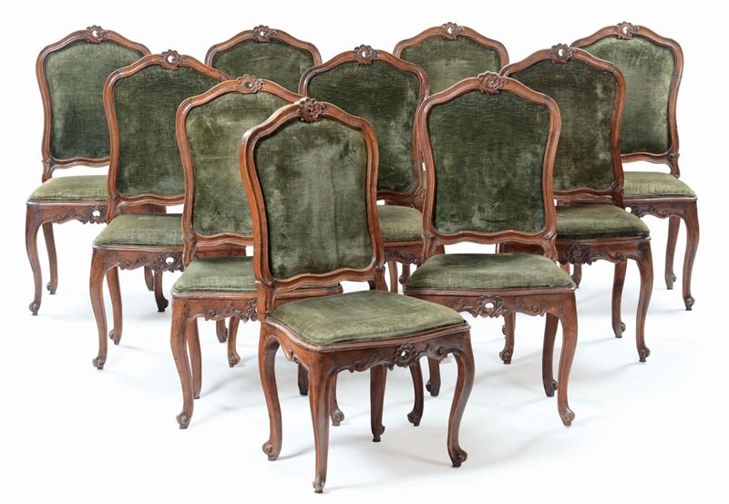 Dieci sedie Luigi XV in noce, Lombardia XVIII secolo  - Asta Importanti Oggetti e Arredi - Cambi Casa d'Aste