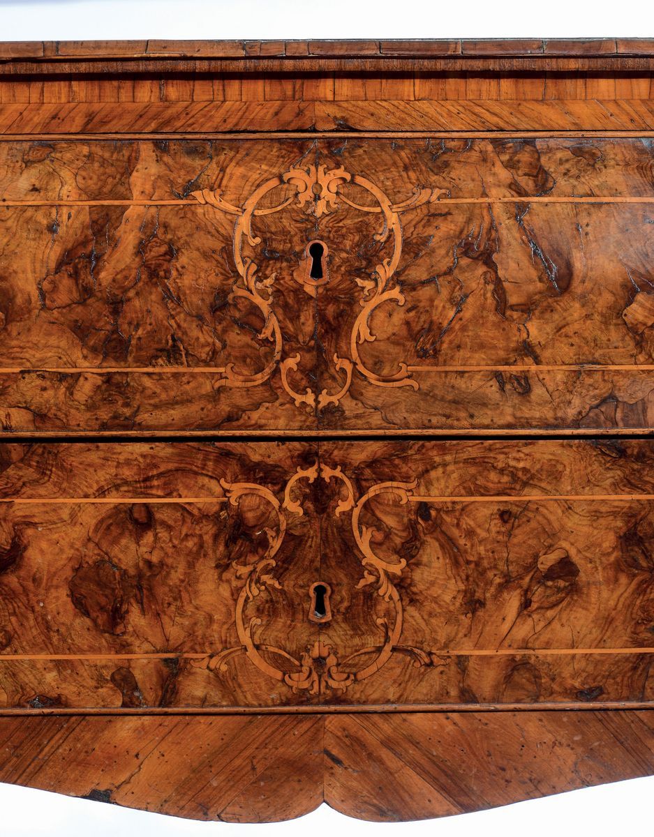 Commode Luigi XV Interamente Intarsiata in Noce, Radica di Noce e Bosso, Milano, 1770 Circa