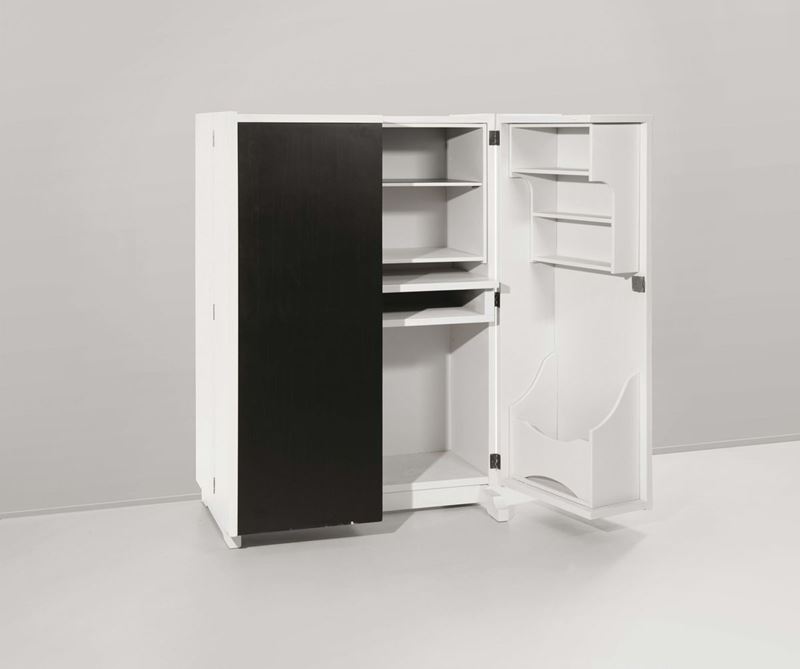 Secretaire in legno laccato.  - Auction Design - III - Cambi Casa d'Aste