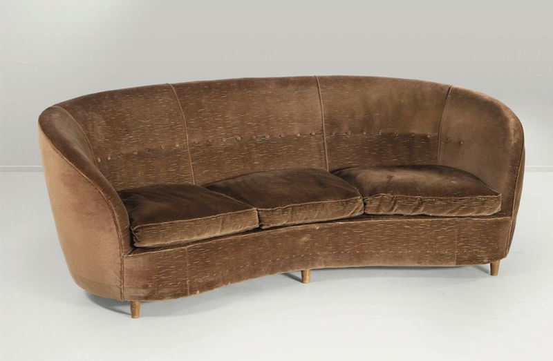 Divano in legno con rivestimenti in velluto.  - Auction Design - III - Cambi Casa d'Aste