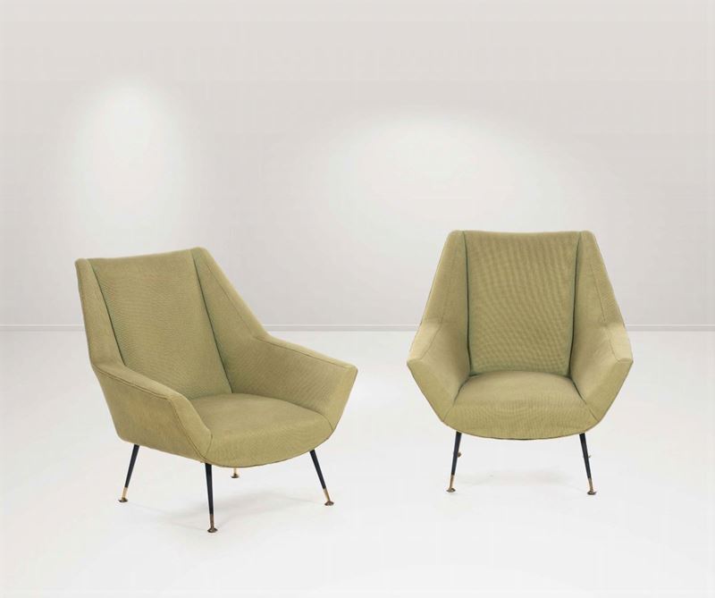 Coppia di poltrone con supporti in metallo, puntali in ottone e rivestimenti in tessuto. Prod. Italia, 1960 ca.  - Auction Design - III - Cambi Casa d'Aste