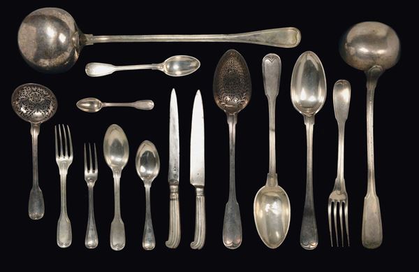 Servizio di posate in argento da dodici