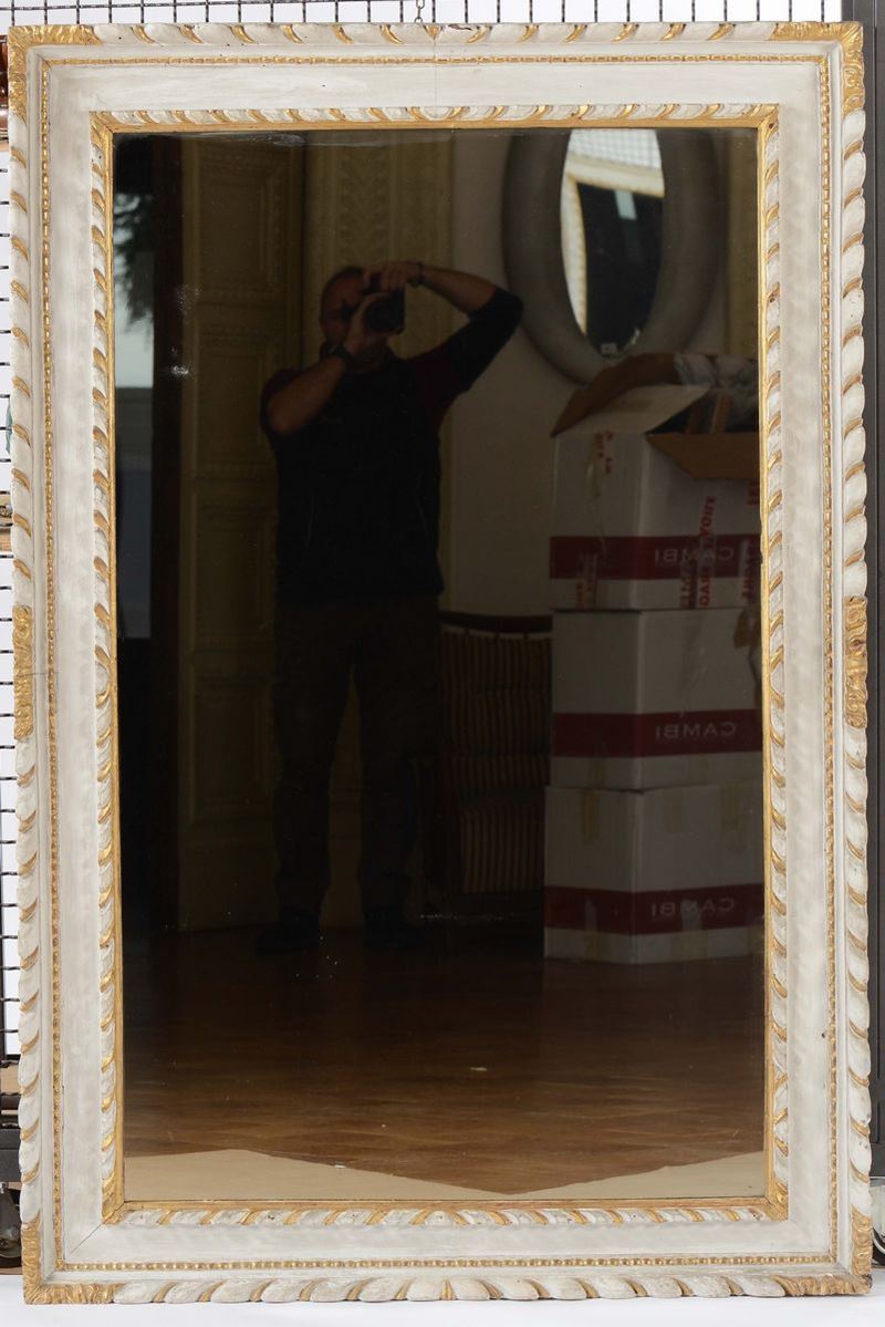 Specchiera in legno laccato e dorato, XIX secolo  - Auction Fine Art - Cambi Casa d'Aste