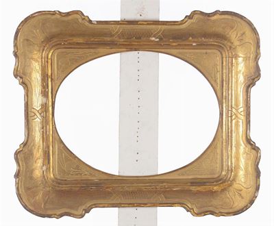 Cornice a Guantiera Interamente Dorata, Incisa e Bulinata, XIX Secolo
