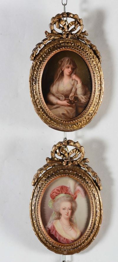 Coppia di Piccoli Ritratti Ovali su Porcellana, XIX Secolo