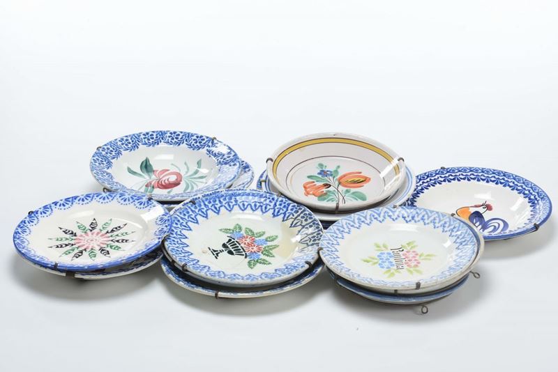 Lotto di quindici piatti popolari tipo vecchia Mondovi  - Asta Antiquariato - Cambi Casa d'Aste