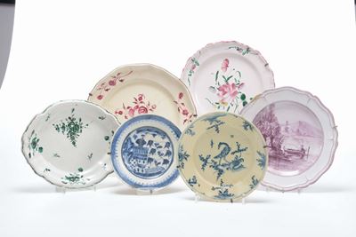 Lotto di Sei Piatti in Maiolica, Francia XVIII e XIX Secolo