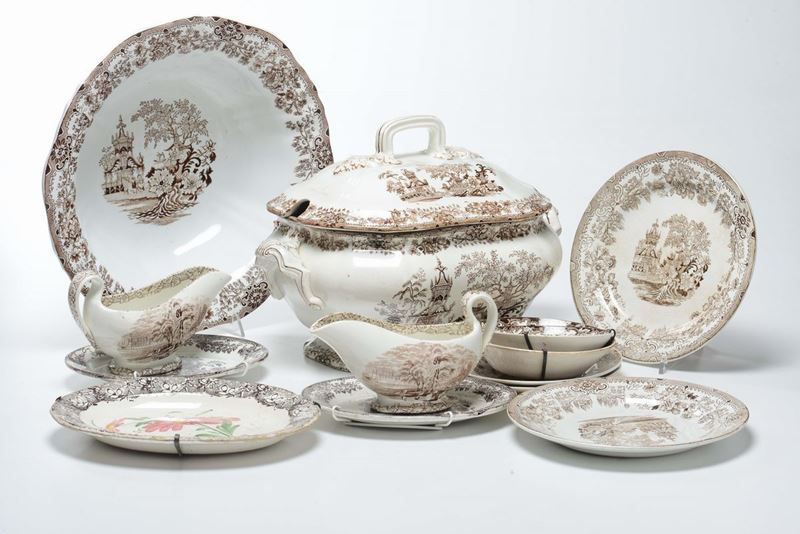 Zuppiera e altri elementi a decalcomania marrone  - Asta Antiquariato - Cambi Casa d'Aste