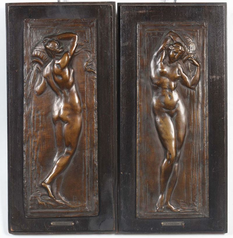 Coppia di placche in bronzo con figure femminili siglate Pogliaghi  - Asta Antiquariato - Cambi Casa d'Aste