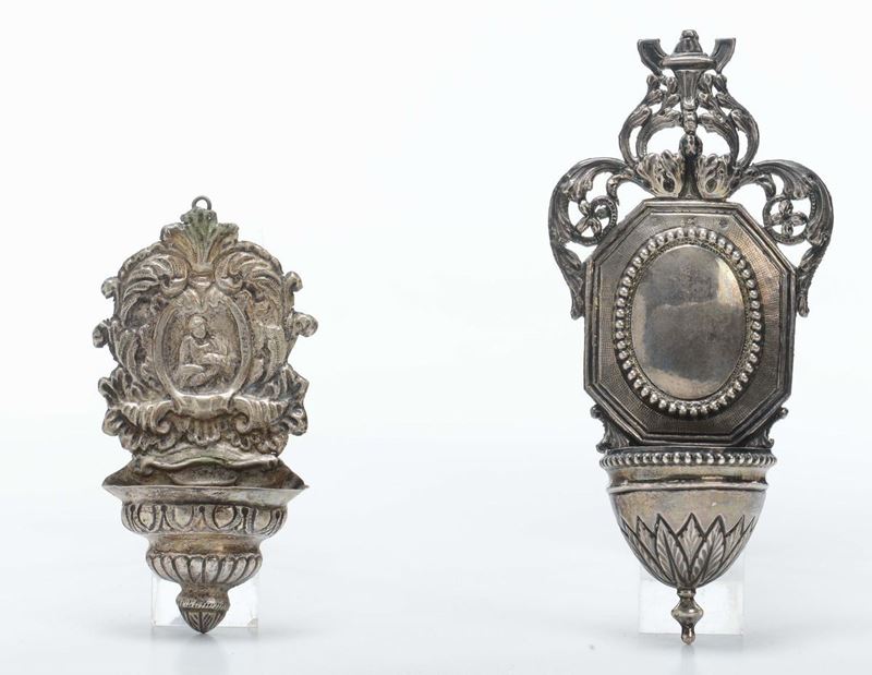 Due piccole acquasantiere in argento, XIX secolo  - Asta Antiquariato - Cambi Casa d'Aste