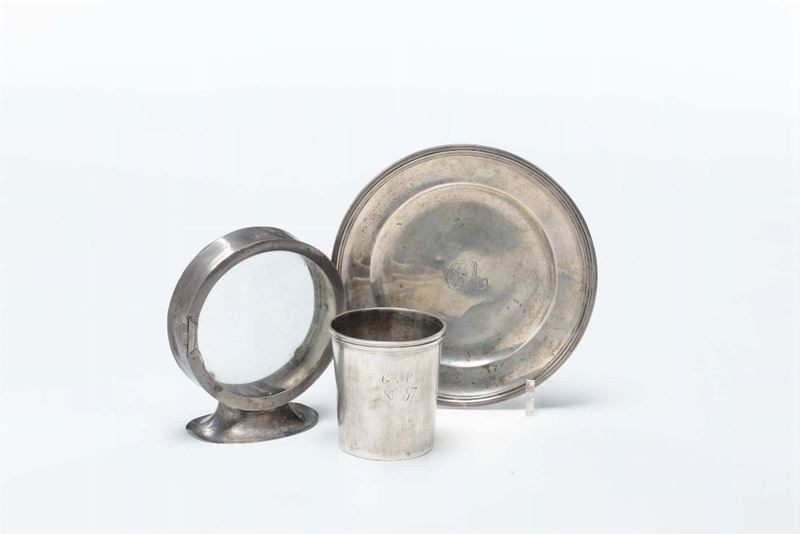 Piattino e portareliquie e bicchiere punzonati Torretta  - Auction Modern and Contemporary Silvers - Cambi Casa d'Aste