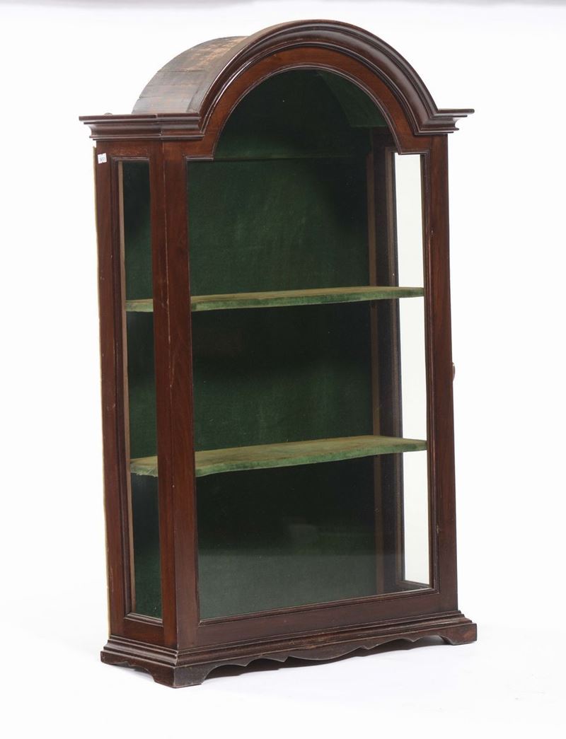 Vetrinetta pensile in stile, XX secolo  - Asta Antiquariato - Cambi Casa d'Aste