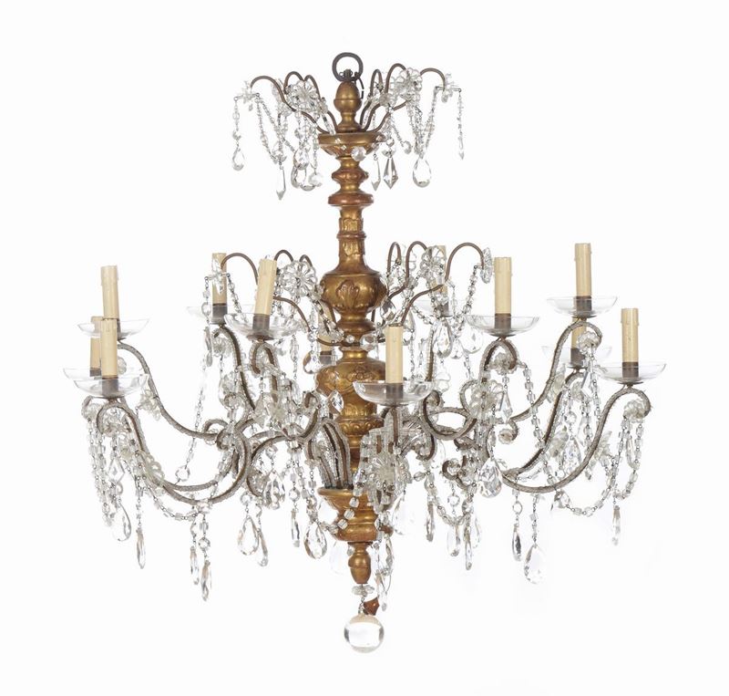 Lampadario in legno e cristalli a otto fiamme, XIX secolo  - Asta Antiquariato - Cambi Casa d'Aste