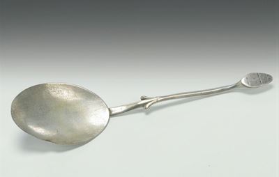 Piccolo Cucchiaio in Argento Fuso e Sbalzato Inciso, Genova Fine del XVII - Inizi del XVIII Secol...
