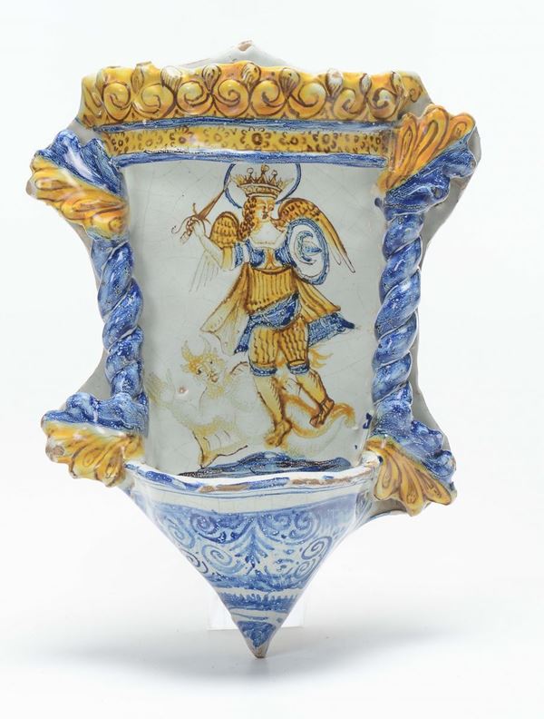 Due acquasantiere in maiolica policroma, XVIII-XIX secolo