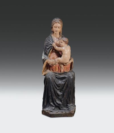 Scultura in Legno Policromo Raffigurante Madonna con Bambino. Veneto Metà del XV Secolo. Ambito d...
