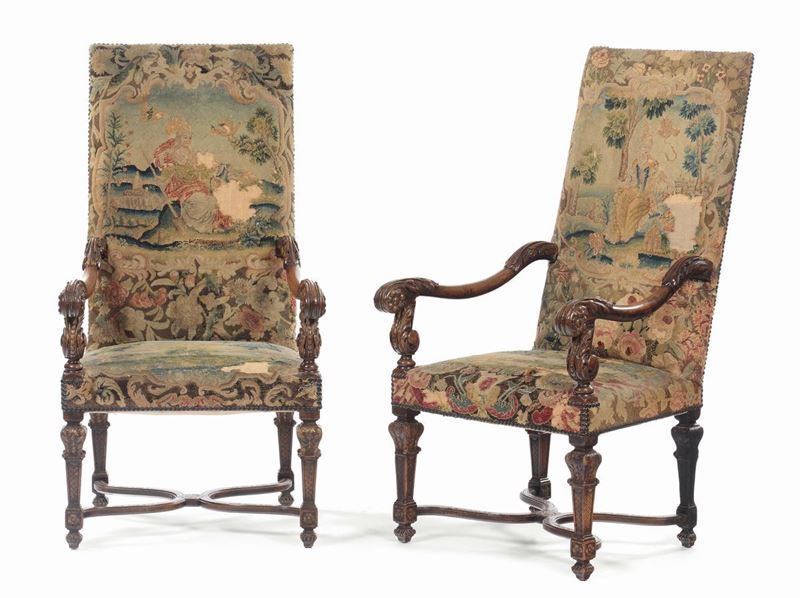 Coppia di poltrone Luigi XIV in noce intagliato, XVIII secolo  - Asta Antiquariato - Cambi Casa d'Aste