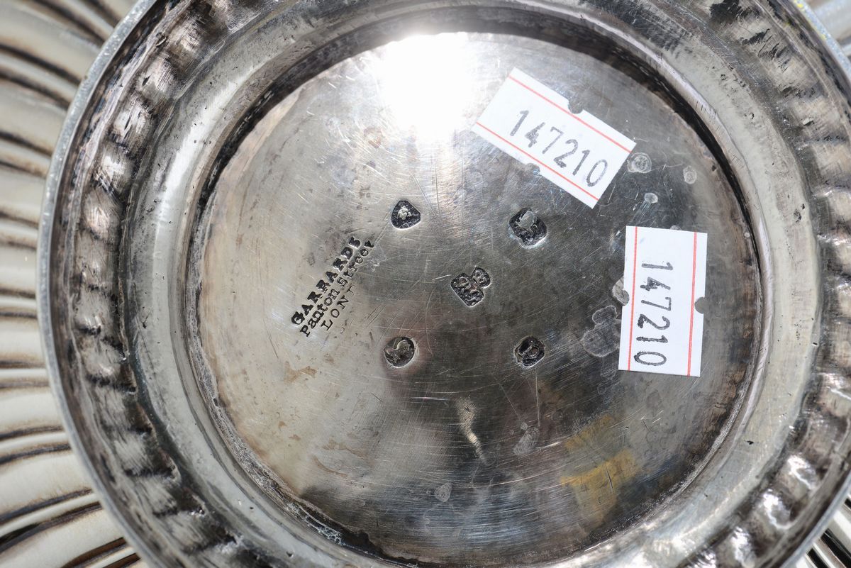 Grande Samovar in Argento Sterling Fuso, Sbalzato e Cesellato, Inghilterra XIX Secolo, Bolli Lond...