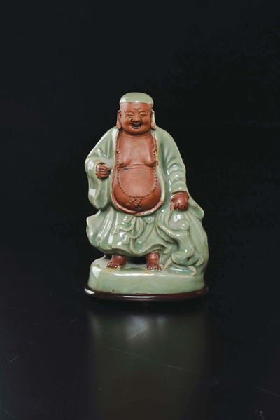 Figura di Budai in Porcellana Celadon, Cina, Dinastia Qing, XIX Secolo