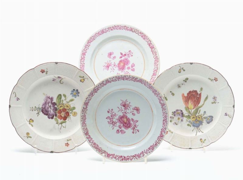 Due coppie di piatti in porcellana, XVIII secolo  - Asta Asta a Tempo Antiquariato - Cambi Casa d'Aste