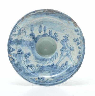 Alzatina in Maiolica Bianca e Blu, Albisola, Marca Corona, XVIII Secolo